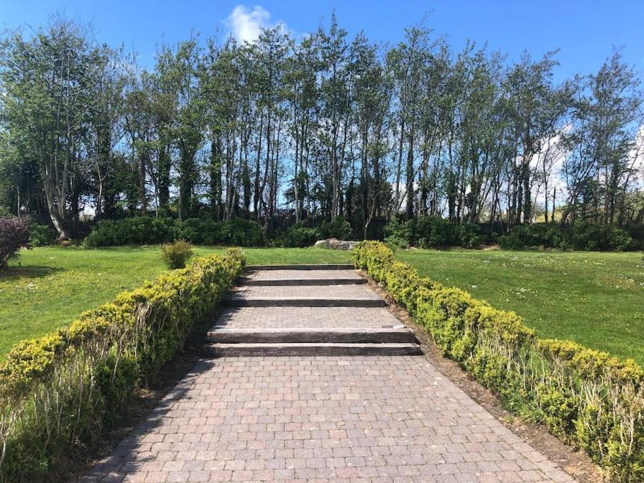 Townhouse Clifden: Located In The Heart Of Connemara Villa Bagian luar foto
