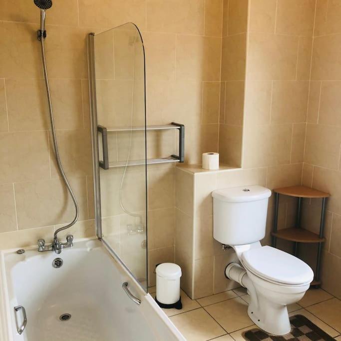 Townhouse Clifden: Located In The Heart Of Connemara Villa Bagian luar foto
