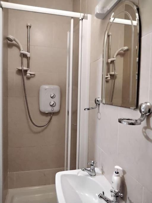 Townhouse Clifden: Located In The Heart Of Connemara Villa Bagian luar foto