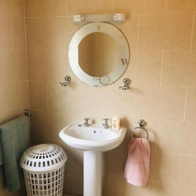 Townhouse Clifden: Located In The Heart Of Connemara Villa Bagian luar foto